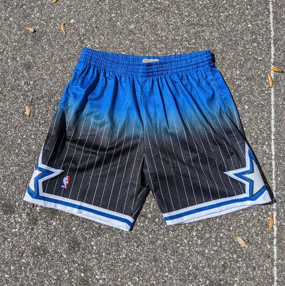 Mitchell & Ness Men's NBA Reload 2.0 Swingman Shorts - La Lakers 2009